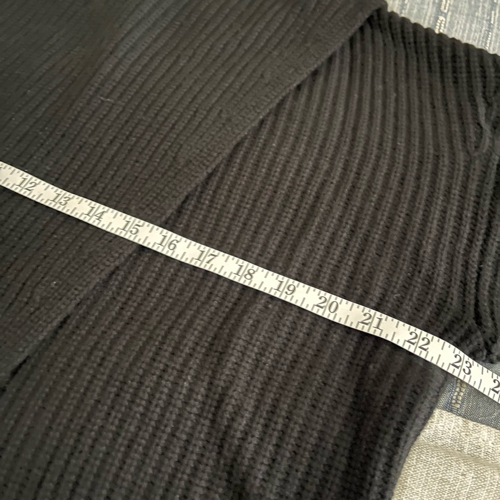 Athleta Azalea Sweater in black
Size medium  smoke free pet free home - Picture 4 of 8